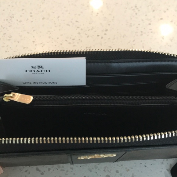 NWT Authentic Coach Signature Brown/Black Wallet - Picture 7 of 7